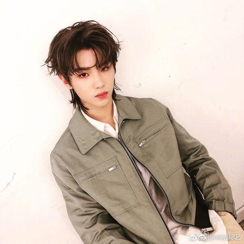 娱乐吃瓜酱黄明昊